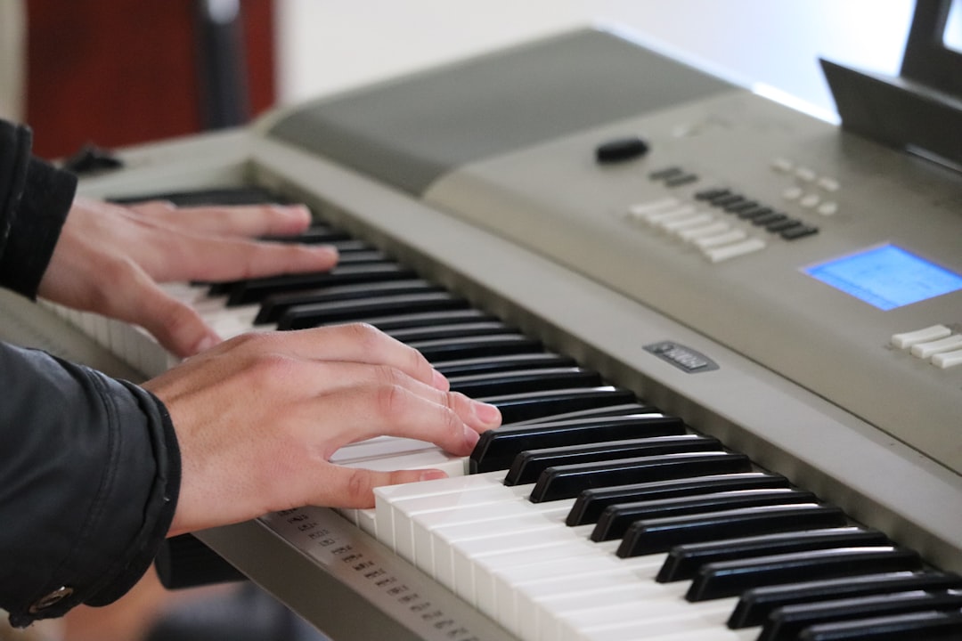 Photo piano, teacher